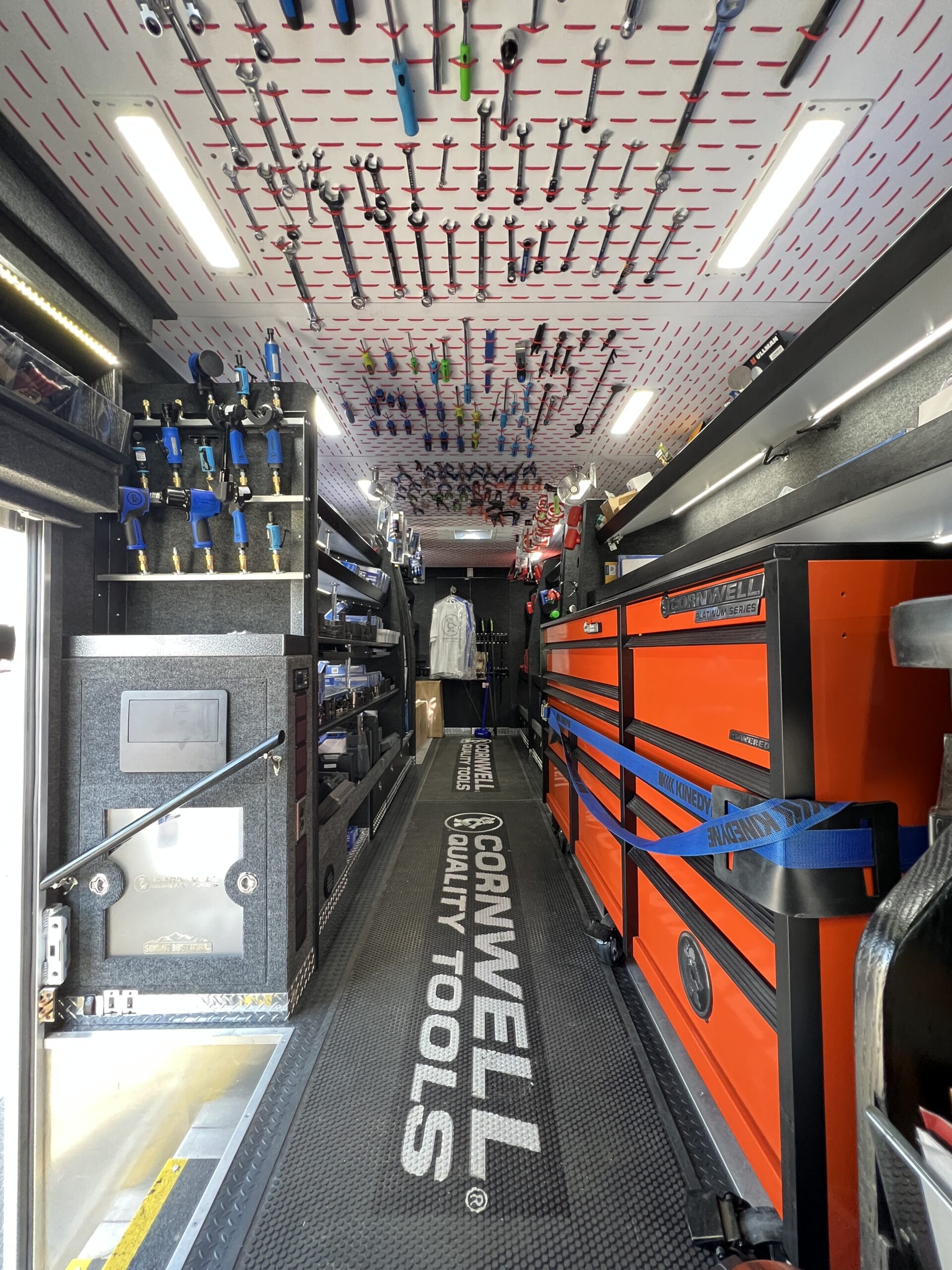 Summit Bodyworks custom cornwell tool truck 24' xavier t interior