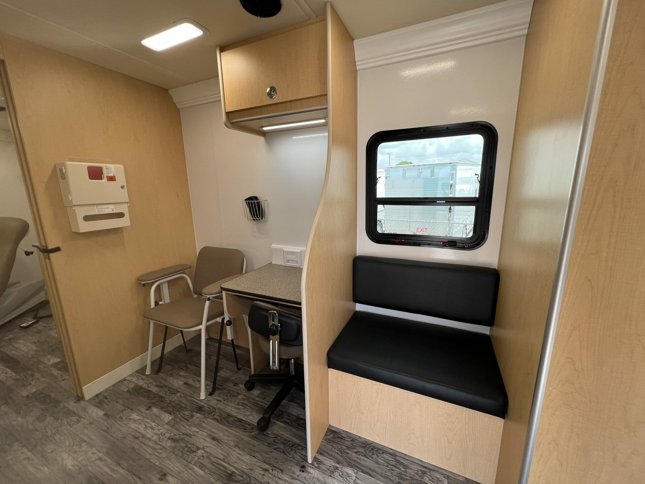 well med mobile clinic multiple workstations - summit bodyworks feature build